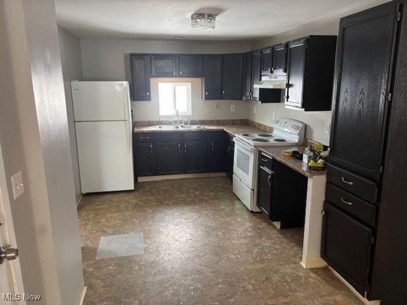 4736 E High Street, Unit B, Mantua, OH 44255 Photo 2