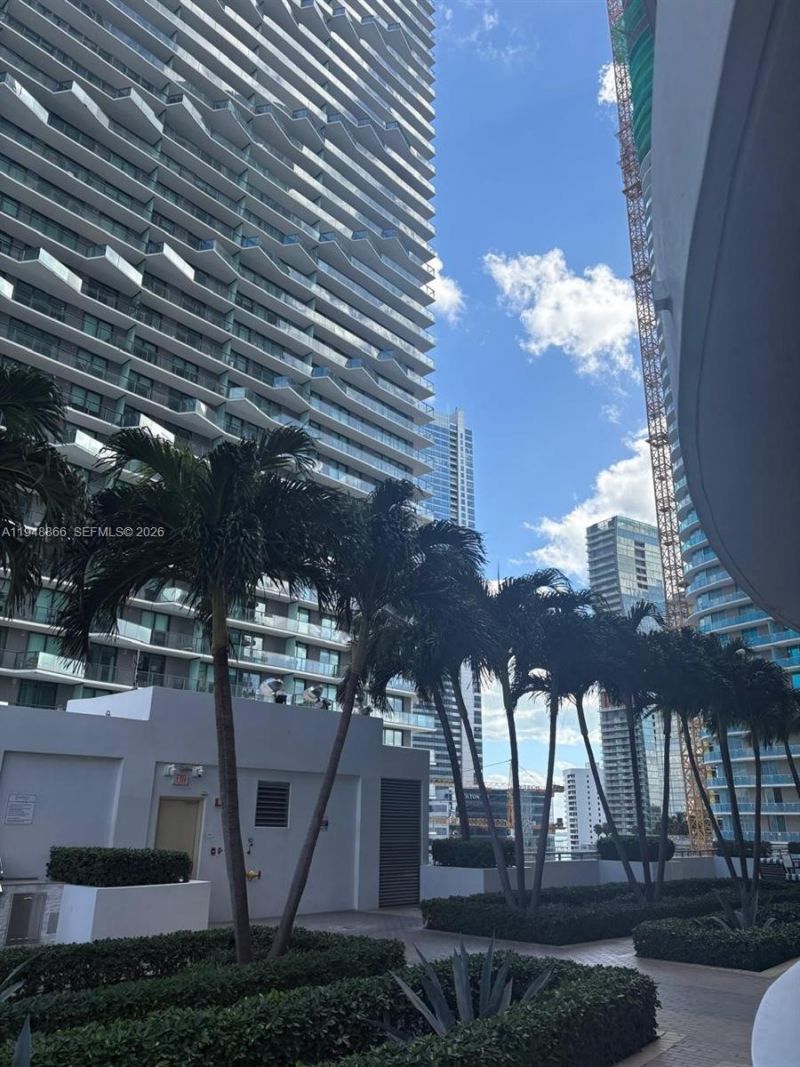 60 SW 13th St , Unit 3013, Miami, FL 33130 Photo