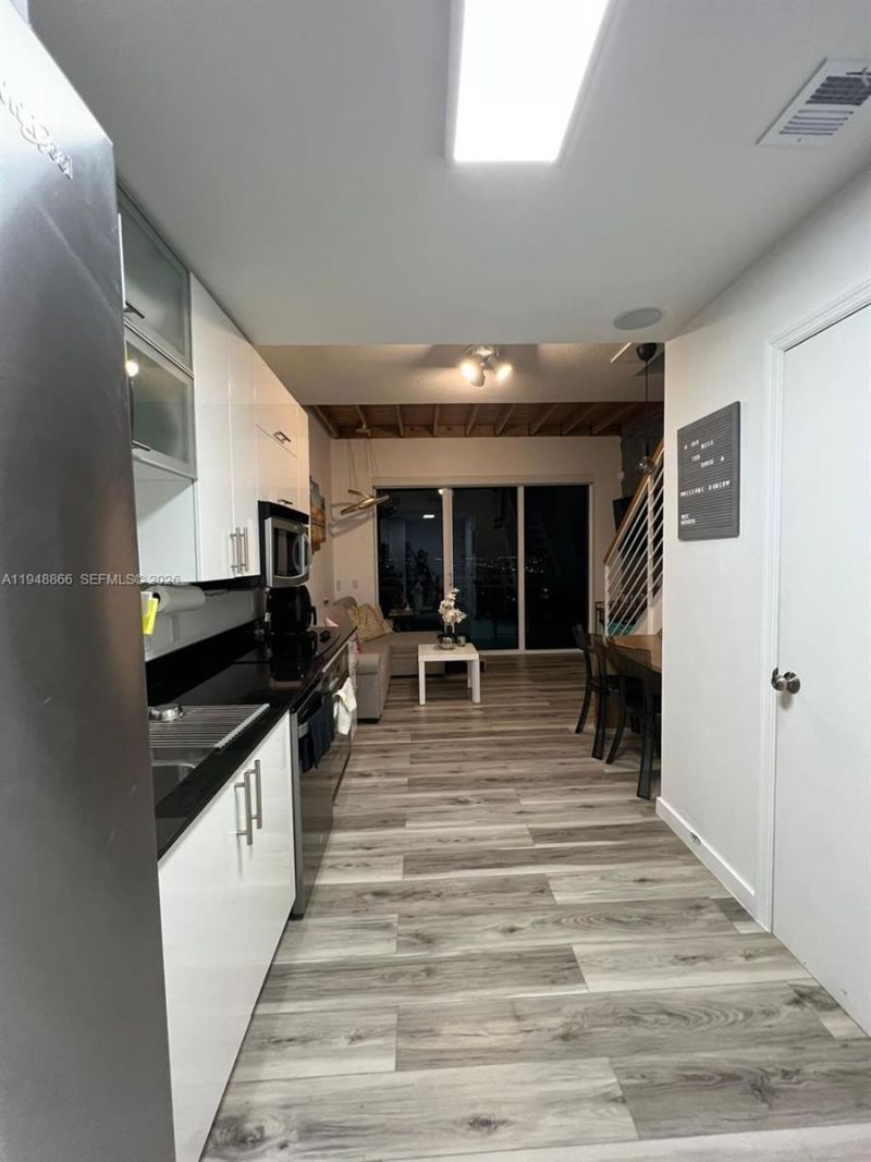 60 SW 13th St , Unit 3013, Miami, FL 33130 Photo