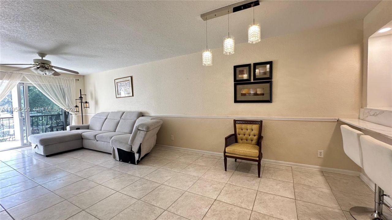 6200 NW 44th St , Unit 208, Lauderhill, FL 33319 Photo