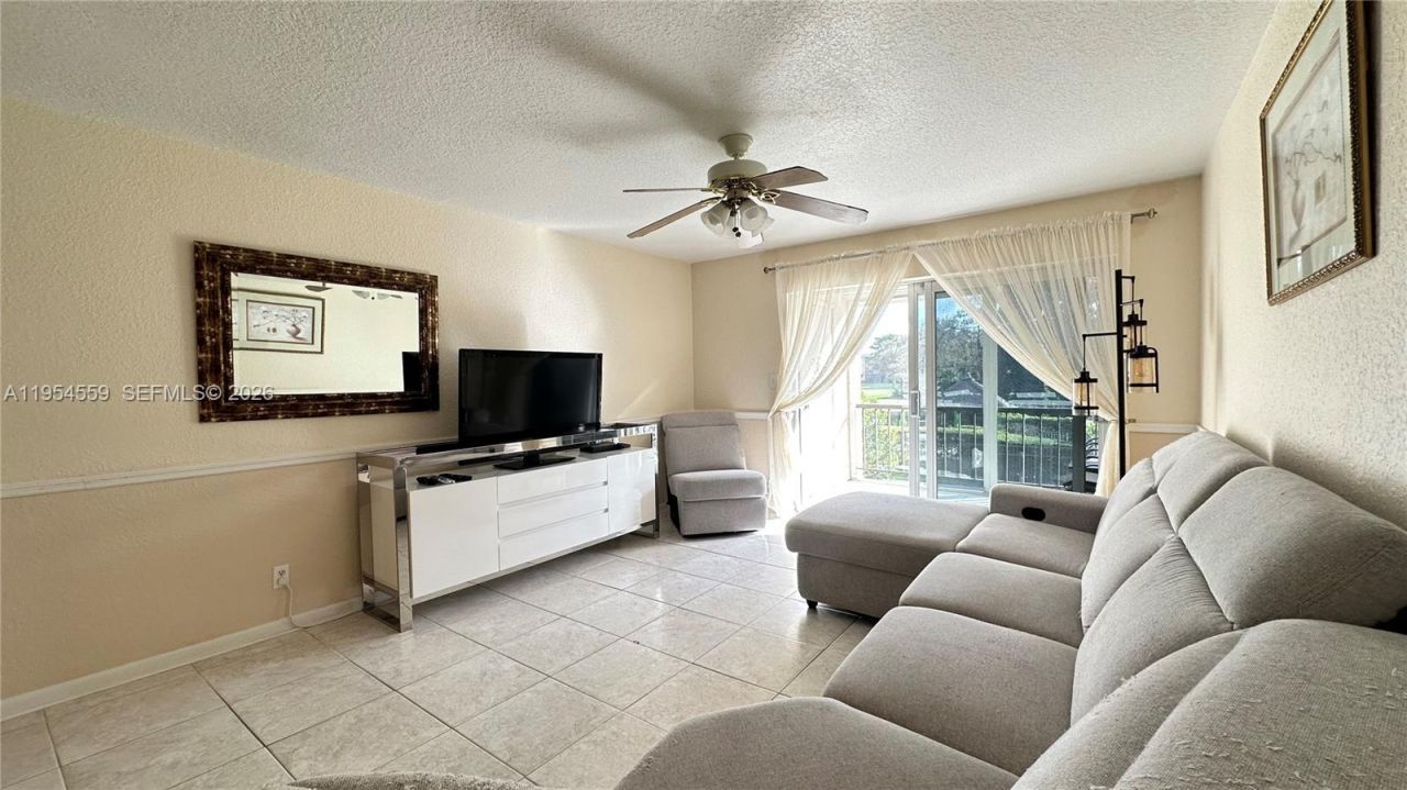6200 NW 44th St , Unit 208, Lauderhill, FL 33319 Photo