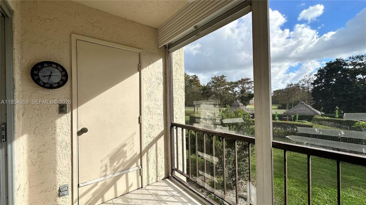 6200 NW 44th St , Unit 208, Lauderhill, FL 33319 Photo