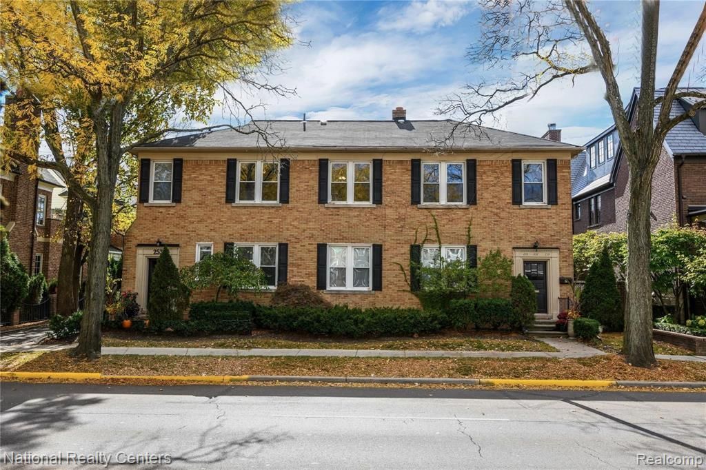 255 W Brown Street, Birmingham, MI 48009 Main Photo