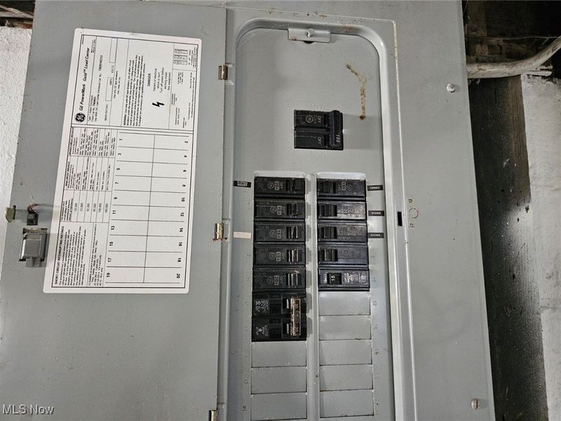 1411 Laiblin Place NE, Canton, OH 44705 Photo 13