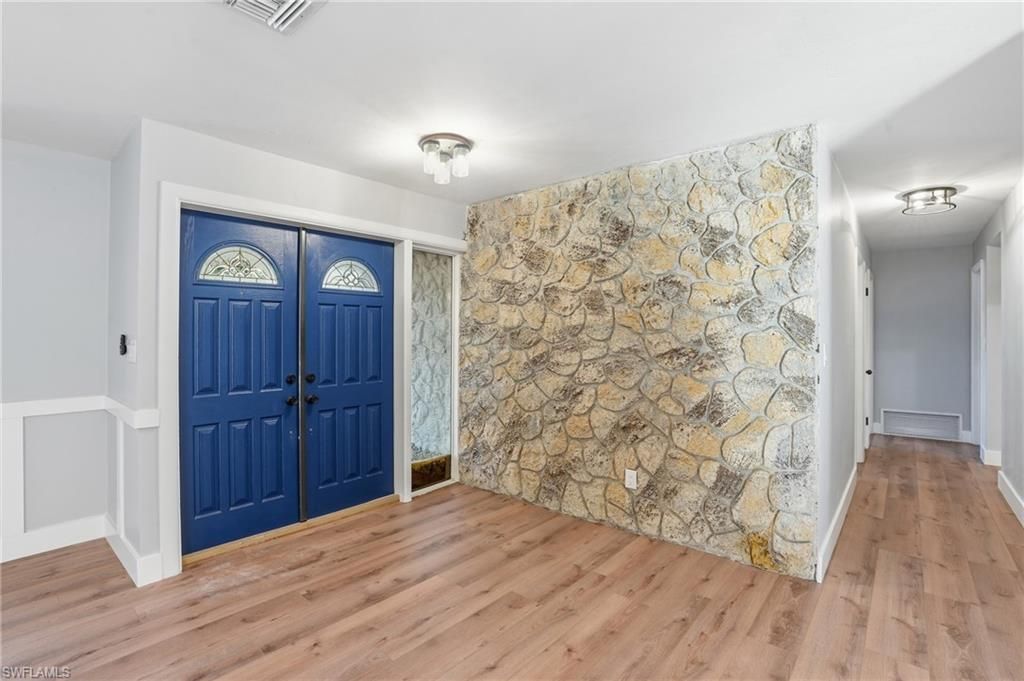 113 E Lake Dr, Lehigh Acres, FL 33936 Photo