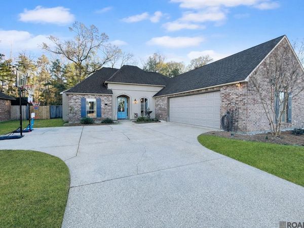 13364 Williamsburg Dr, Walker, LA 70785