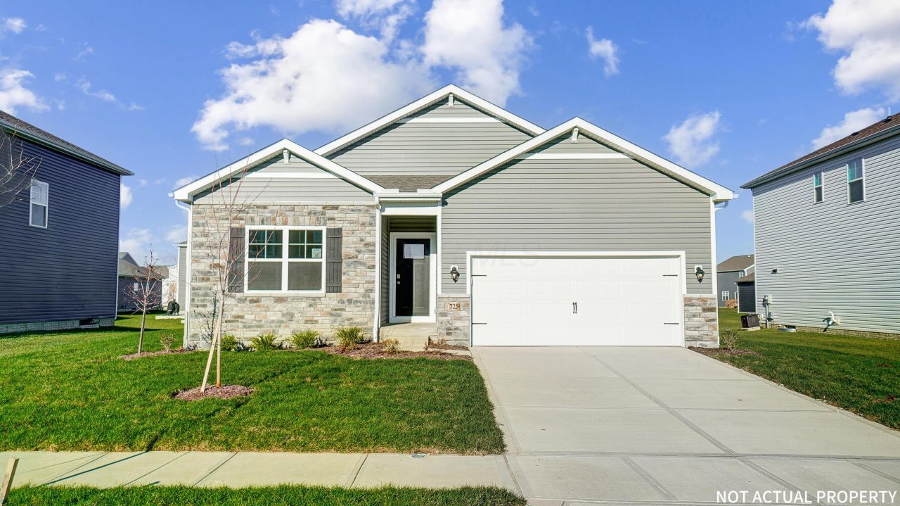 128 Vine Grove Drive, Circleville, OH 43113 Main Photo