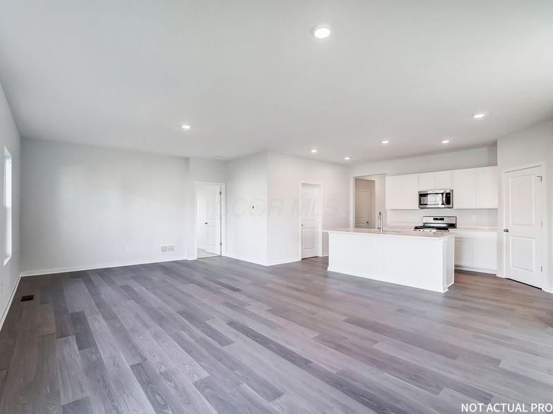 128 Vine Grove Drive, Circleville, OH 43113 Photo 10