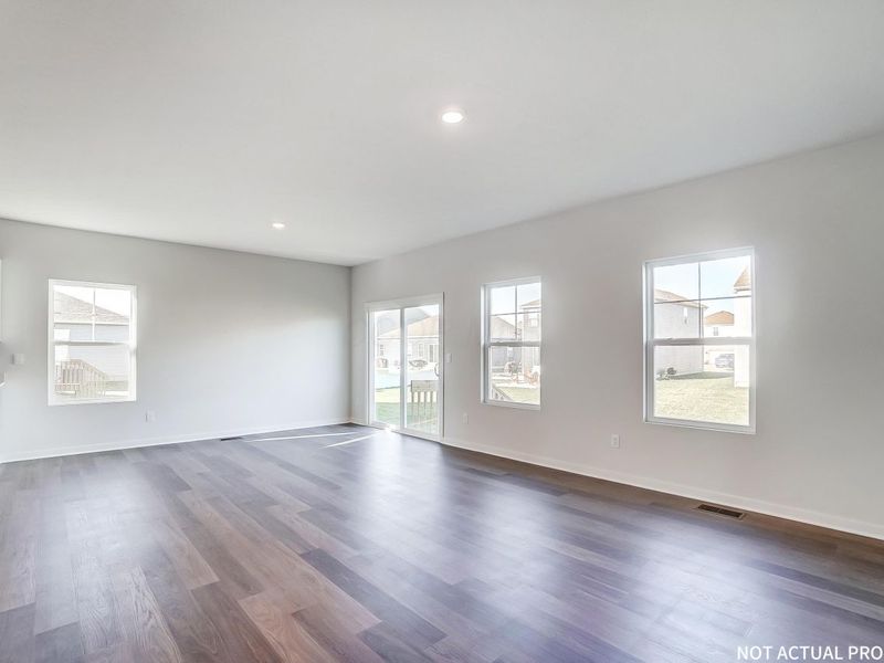 128 Vine Grove Drive, Circleville, OH 43113 Photo 11