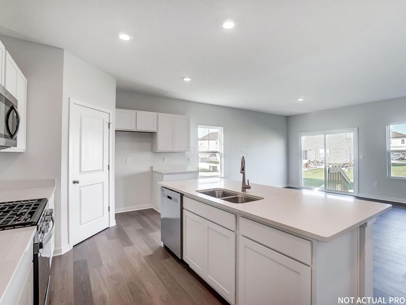 128 Vine Grove Drive, Circleville, OH 43113 Photo 8