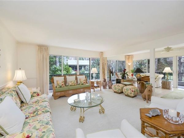 103 Clubhouse DR, Unit 350, NAPLES, FL 34105