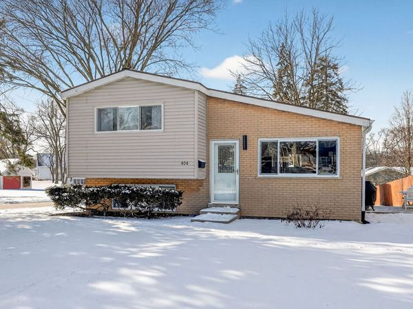 404 Lawrence Avenue, Glen Ellyn, IL 60137