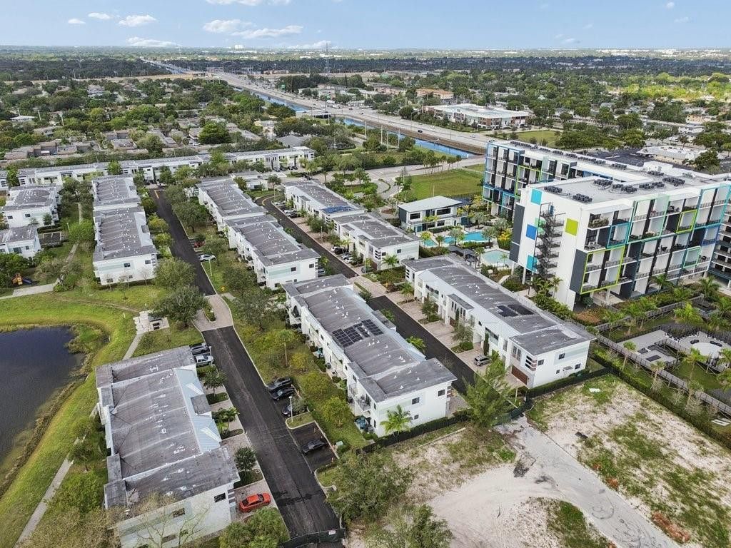 4373 NW 9th Street, Unit 4373, Plantation, FL 33317 Photo