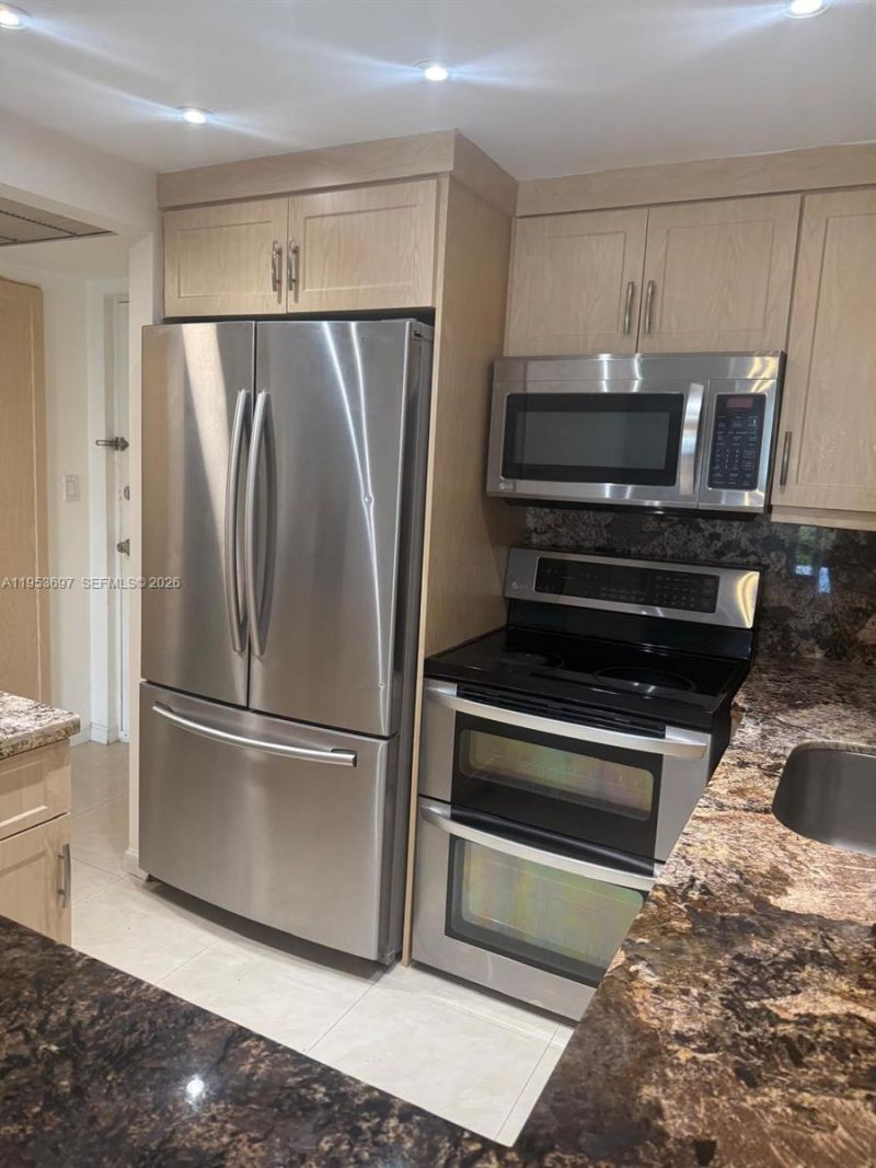 200 177th Dr , Unit 507, Sunny Isles Beach, FL 33160 Photo