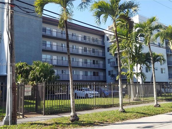 900 SW 84th Ave, Unit 301E, Miami, FL 33144