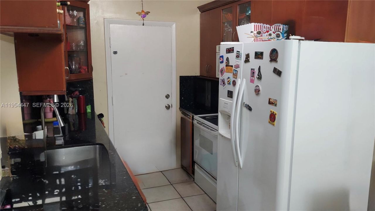 900 SW 84th Ave, Unit 301E, Miami, FL 33144 Photo