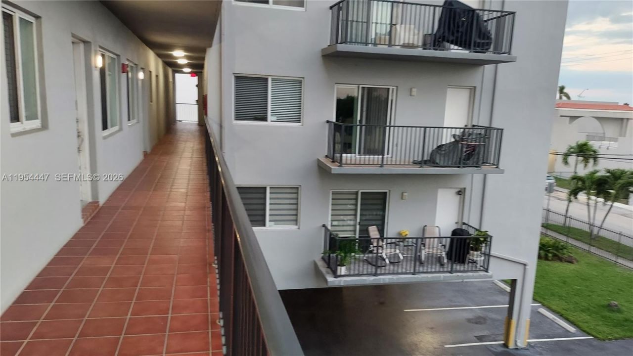 900 SW 84th Ave, Unit 301E, Miami, FL 33144 Photo