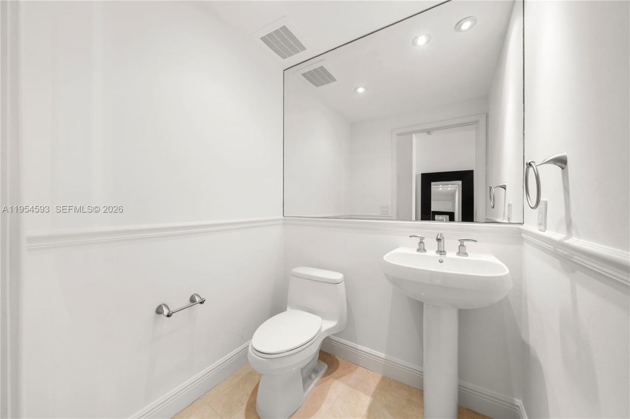 901 Brickell Key Blvd, Unit 3706, Miami, FL 33131 Photo