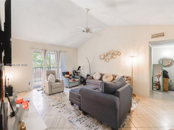 875 Riverside Dr, Unit 735, Coral Springs, FL 33071