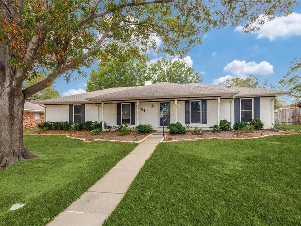 718 Knollridge Drive, Lewisville, TX 75077