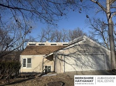 5106 Raven Oaks Drive, Omaha, NE 68152