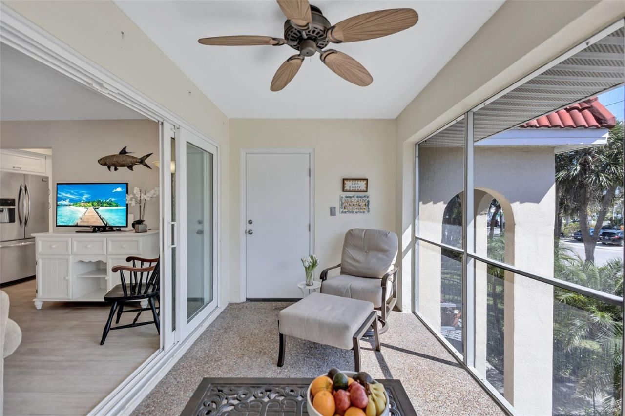 137 Avenida Messina, Unit 3, Sarasota, FL 34242 Photo
