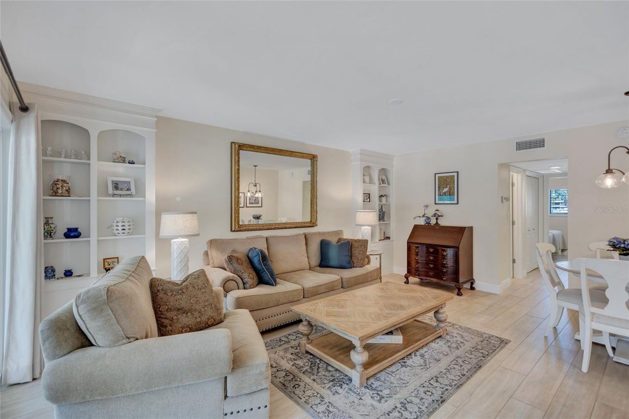 137 Avenida Messina, Unit 3, Sarasota, FL 34242 Photo