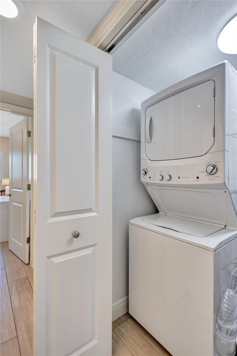 137 Avenida Messina, Unit 3, Sarasota, FL 34242 Photo