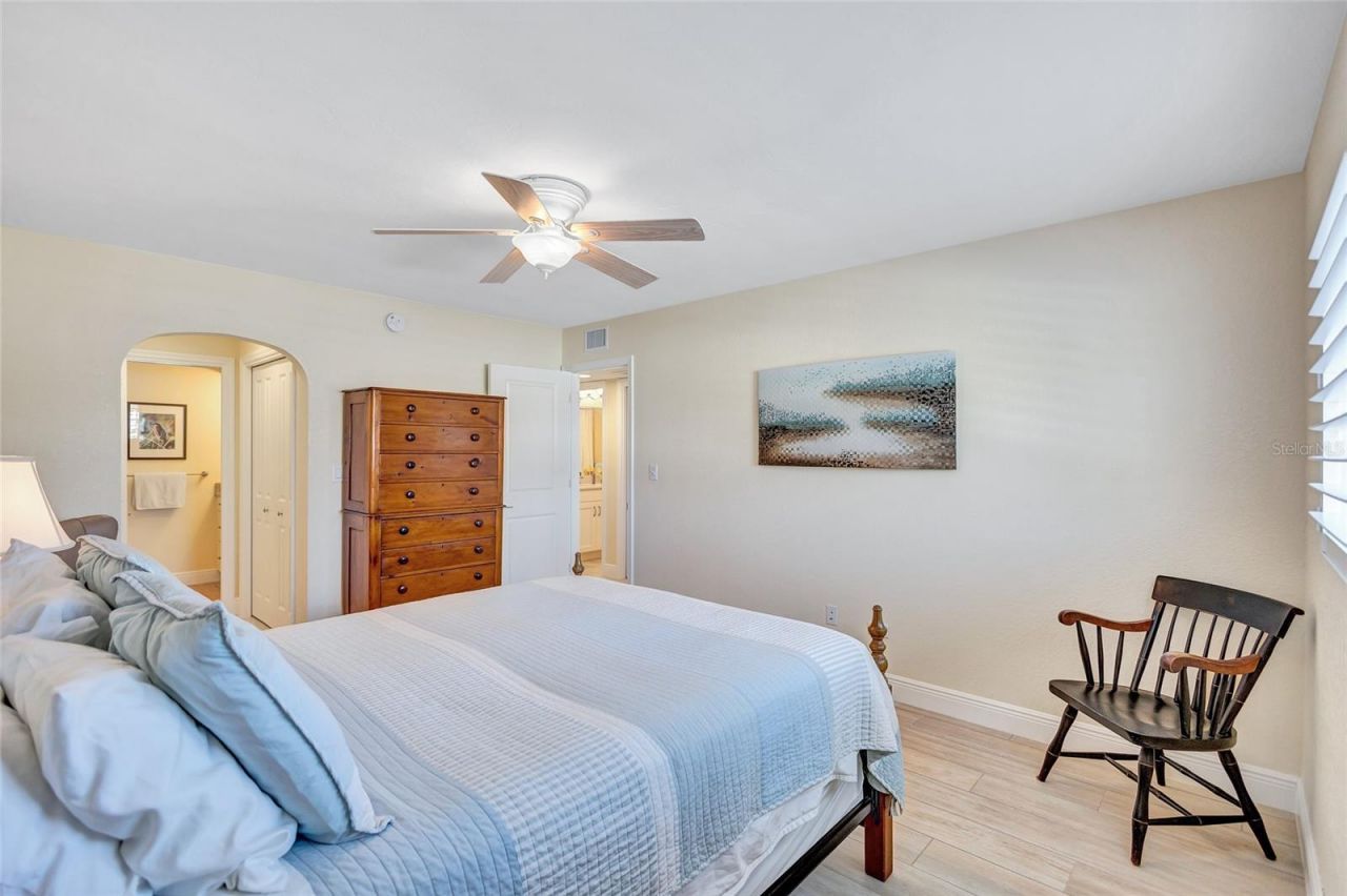 137 Avenida Messina, Unit 3, Sarasota, FL 34242 Photo