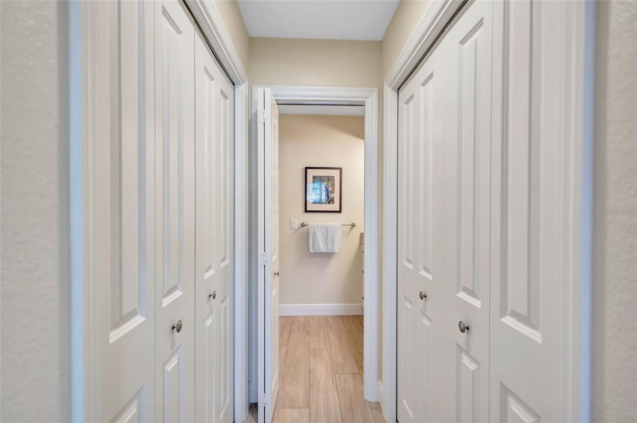 137 Avenida Messina, Unit 3, Sarasota, FL 34242 Photo