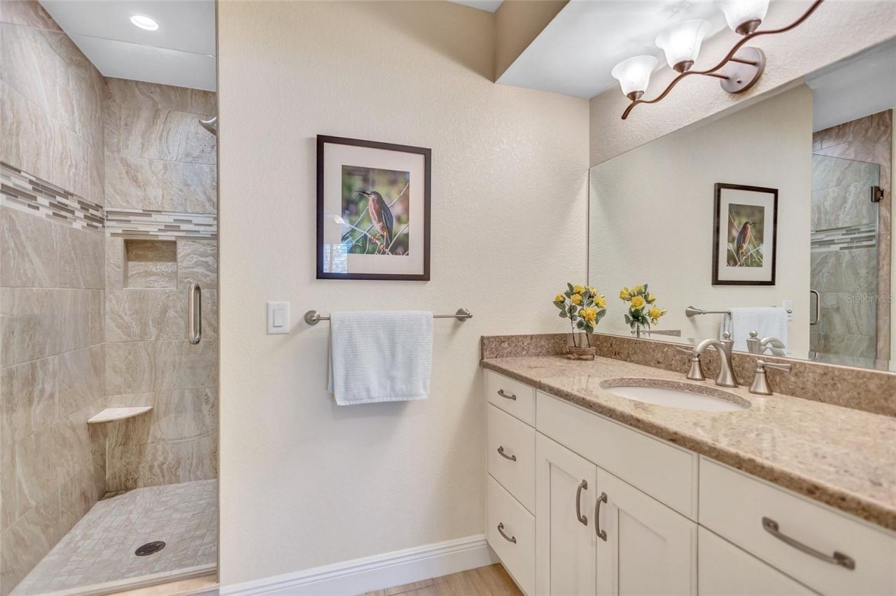 137 Avenida Messina, Unit 3, Sarasota, FL 34242 Photo