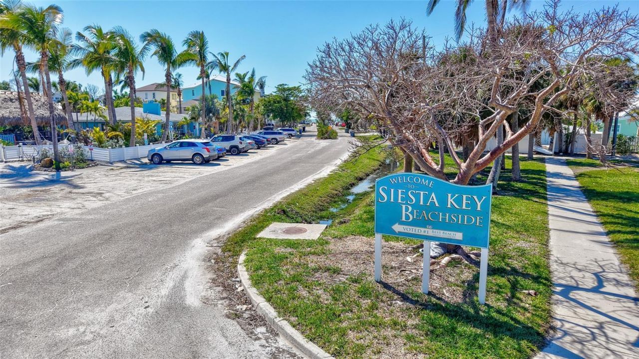 137 Avenida Messina, Unit 3, Sarasota, FL 34242 Photo