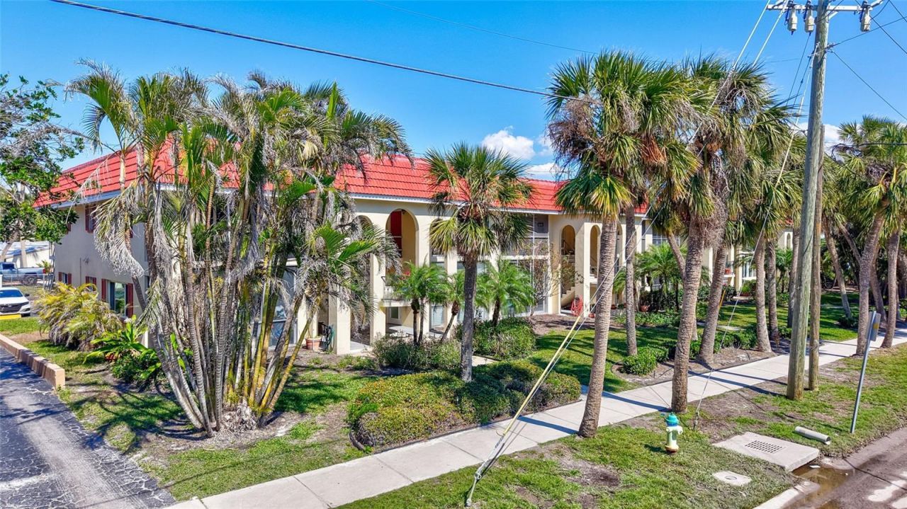 137 Avenida Messina, Unit 3, Sarasota, FL 34242 Photo