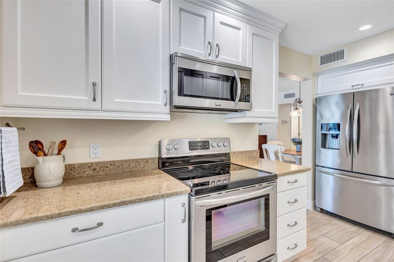 137 Avenida Messina, Unit 3, Sarasota, FL 34242 Photo