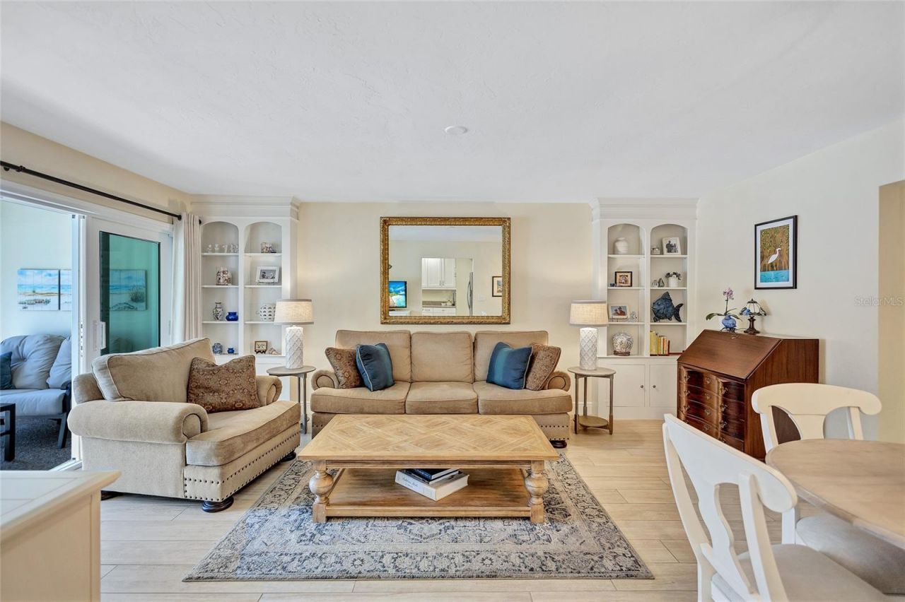 137 Avenida Messina, Unit 3, Sarasota, FL 34242 Photo