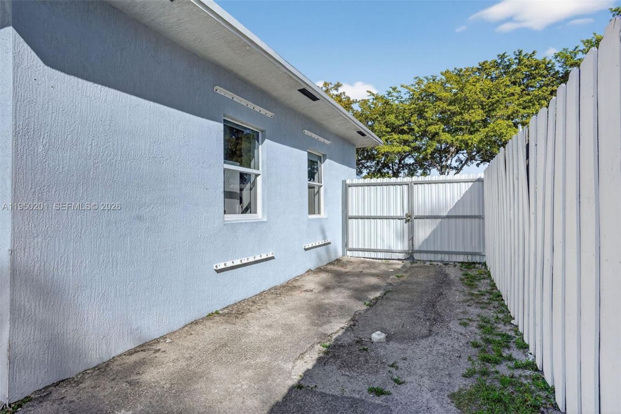 1240 Sharazad Blvd, Opa Locka, FL 33054 Photo