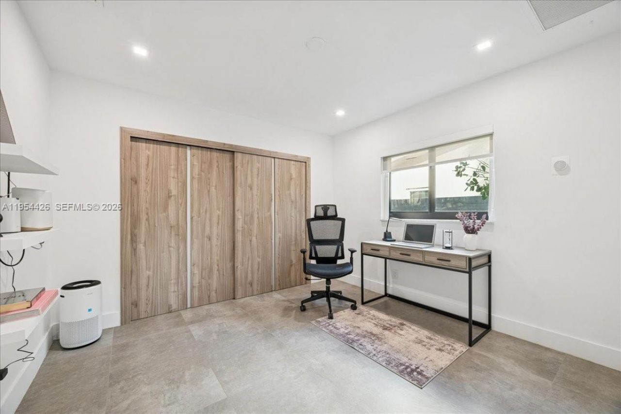 2305 Magnolia Dr, North Miami, FL 33181 Photo