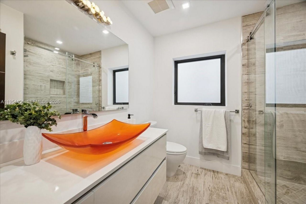 2305 Magnolia Dr, North Miami, FL 33181 Photo