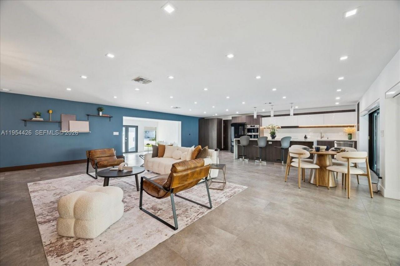 2305 Magnolia Dr, North Miami, FL 33181 Photo