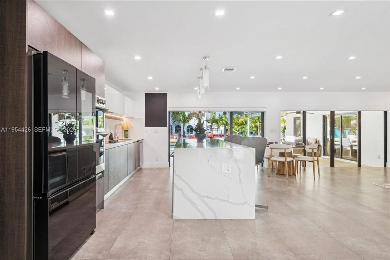 2305 Magnolia Dr, North Miami, FL 33181 Photo