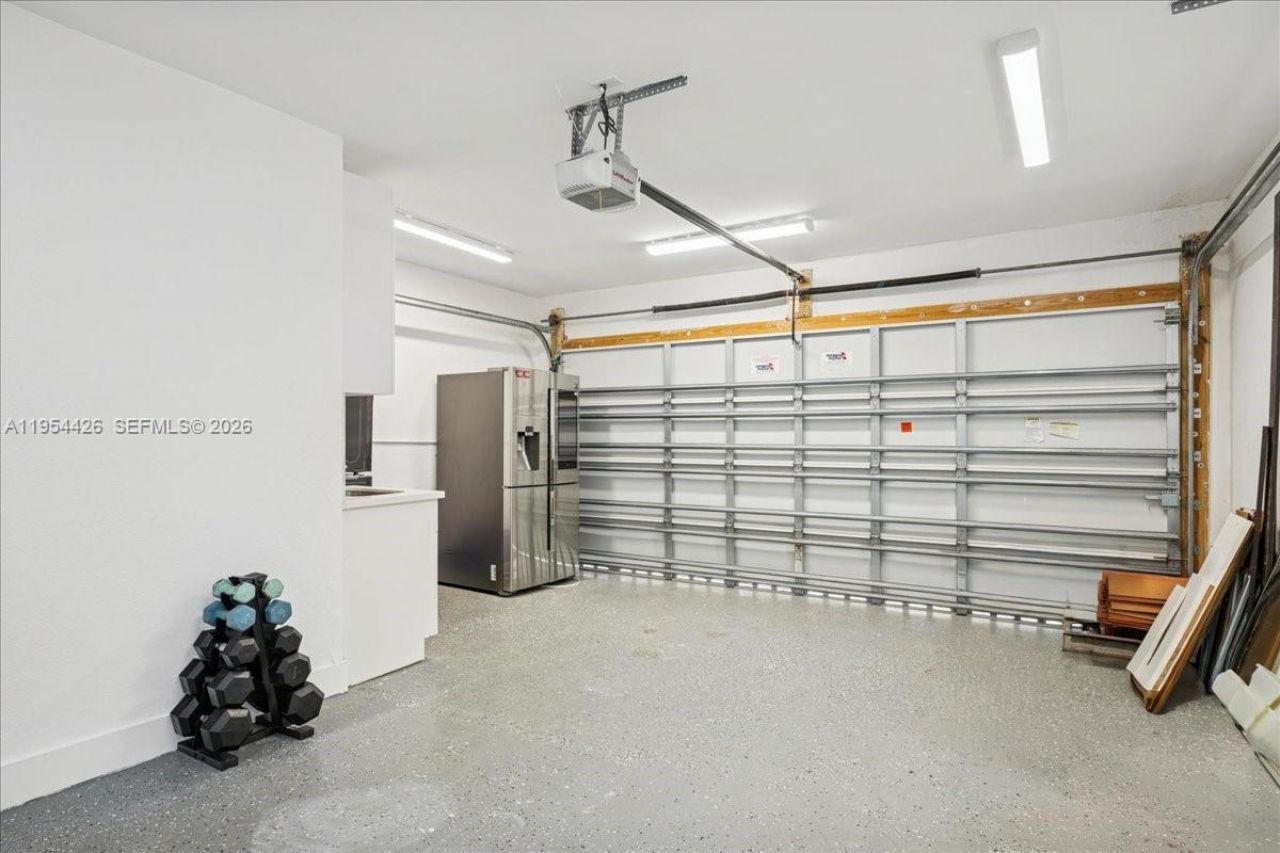 2305 Magnolia Dr, North Miami, FL 33181 Photo