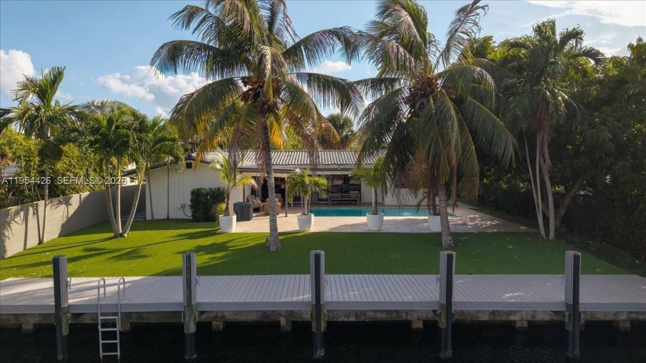 2305 Magnolia Dr, North Miami, FL 33181 Photo