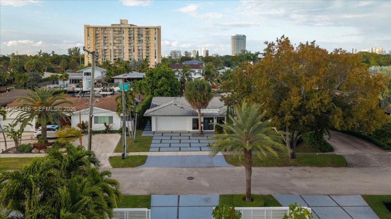 2305 Magnolia Dr, North Miami, FL 33181 Photo