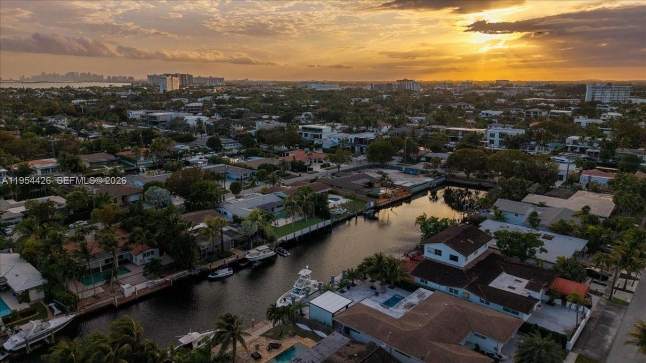 2305 Magnolia Dr, North Miami, FL 33181 Photo