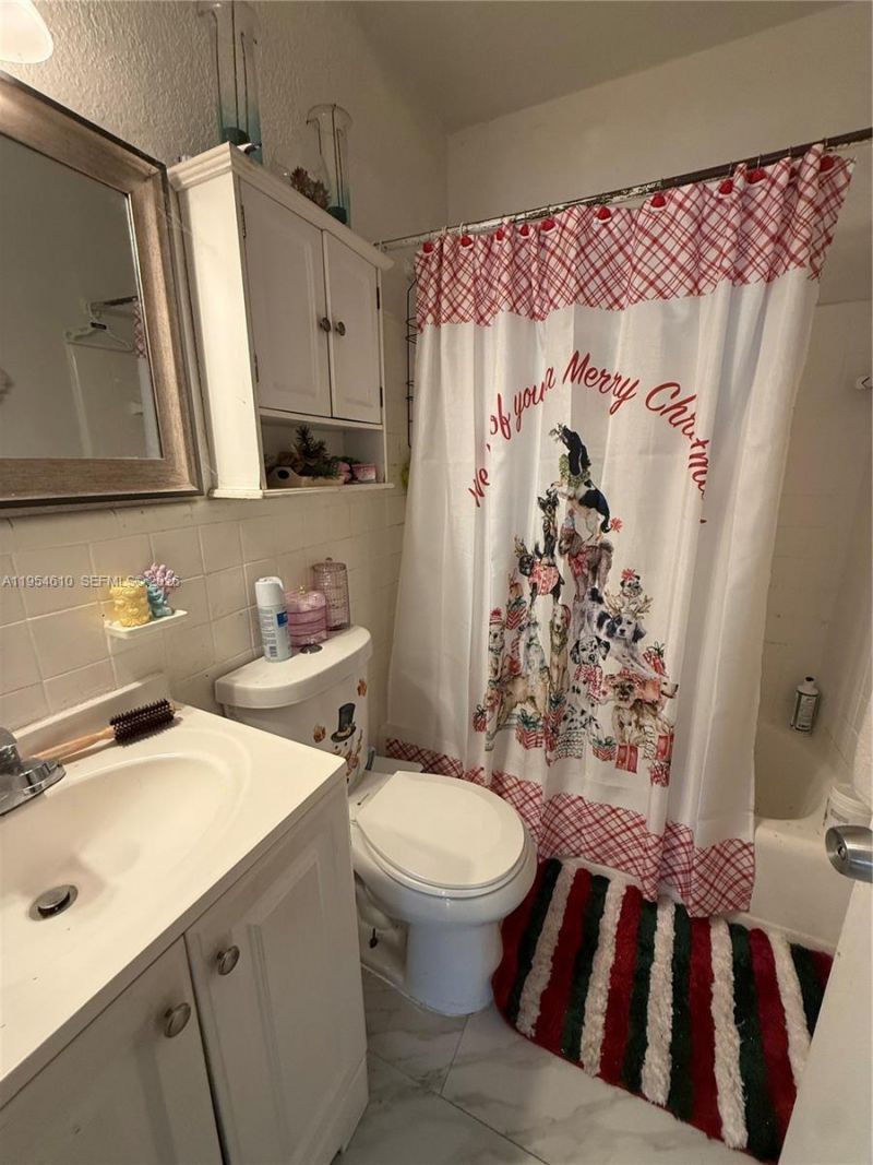 1041 NW 30th St, Miami, FL 33127 Photo