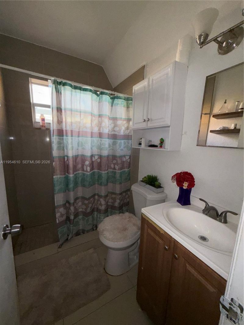 1041 NW 30th St, Miami, FL 33127 Photo