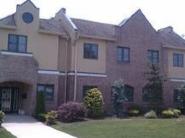 263 Washington Ave, Dumont, NJ 07628