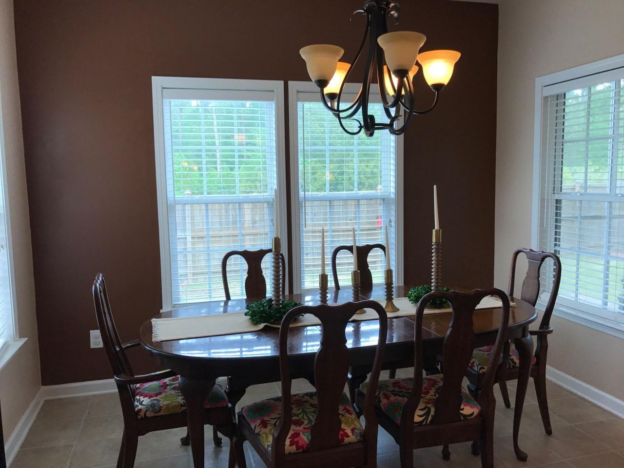 272 Mayfield Drive Photo 11