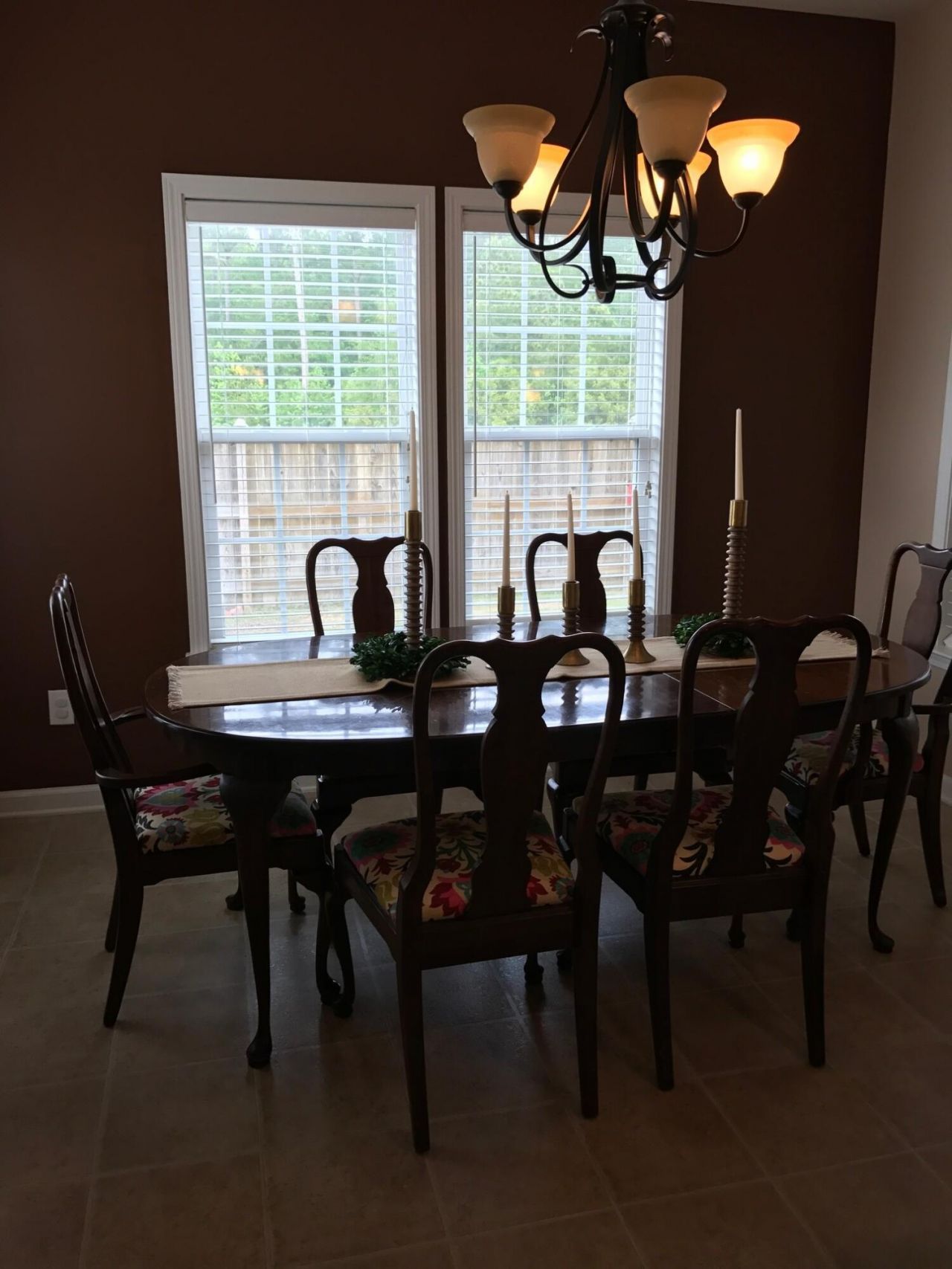 272 Mayfield Drive Photo 12