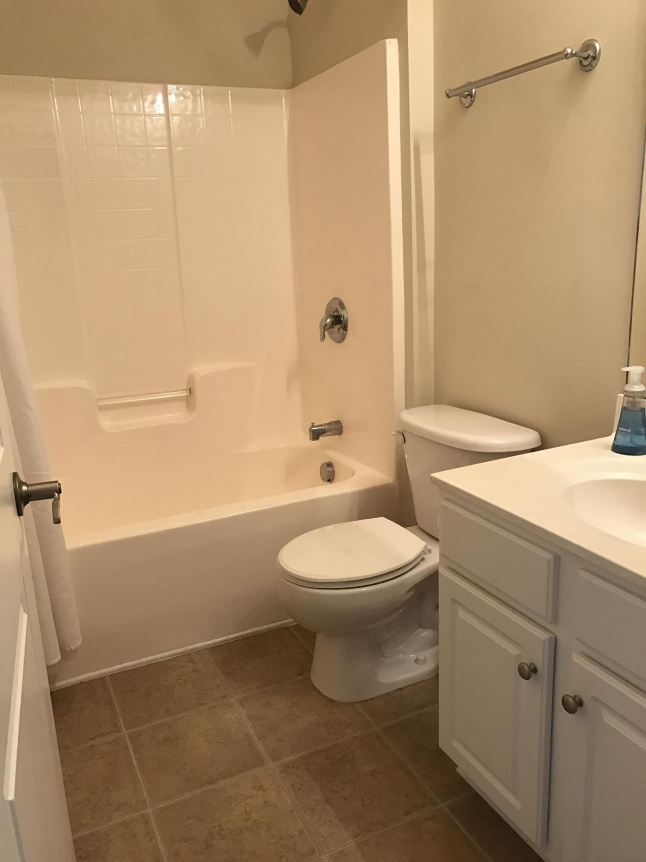 272 Mayfield Drive Photo 17